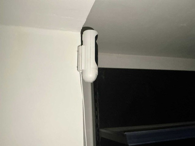 Bewakingscamera, bevestigd aan wand (3x) - afbeelding 2 van  3