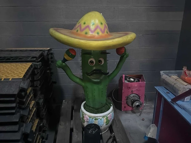 Bewegende cactus in latex (te herstellen) - afbeelding 2 van  6