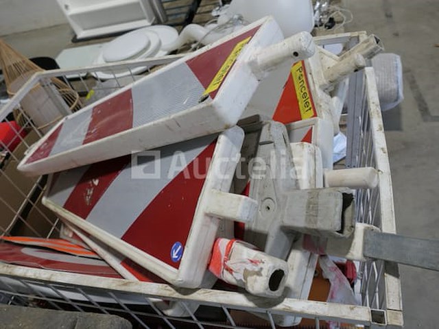 Bewegwijzering op de bouwplaats - afbeelding 1 van  10