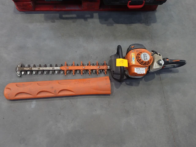 Bezine heggenschaar stihl - afbeelding 1 van  4