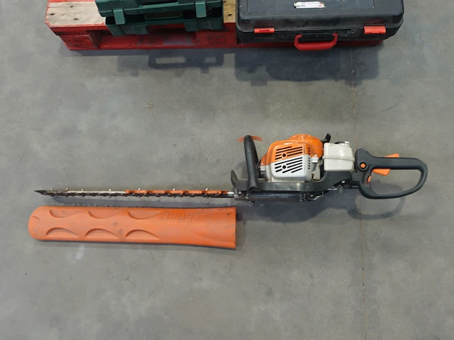 Bezine heggenschaar stihl - afbeelding 2 van  4