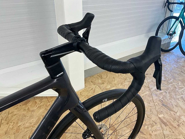 Bianchi infinito ultegra d12 racefiets - afbeelding 7 van  11