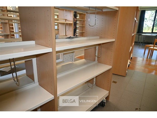 Bibliotheekrek op wielen - afbeelding 5 van  6