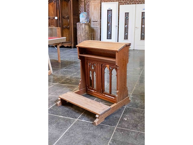 Bid-biechtstoel met 2 kerkstoelen - afbeelding 2 van  3