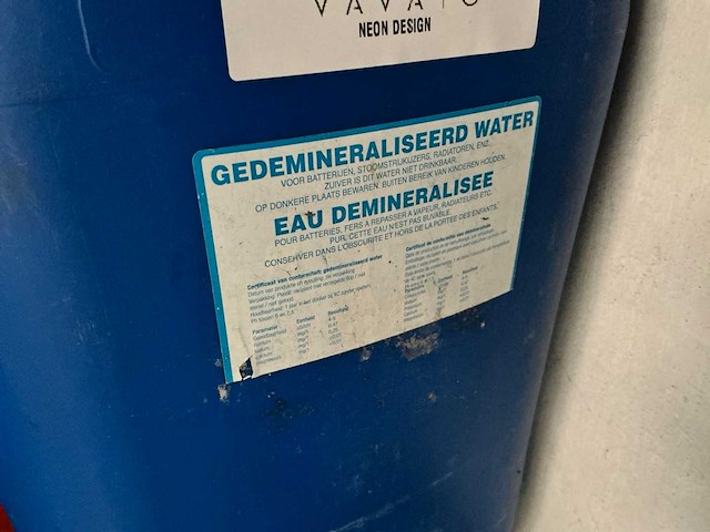 Bidons gedemineraliseerd water (12x) - afbeelding 2 van  4
