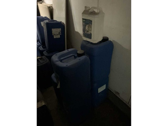 Bidons gedemineraliseerd water (12x) - afbeelding 4 van  4