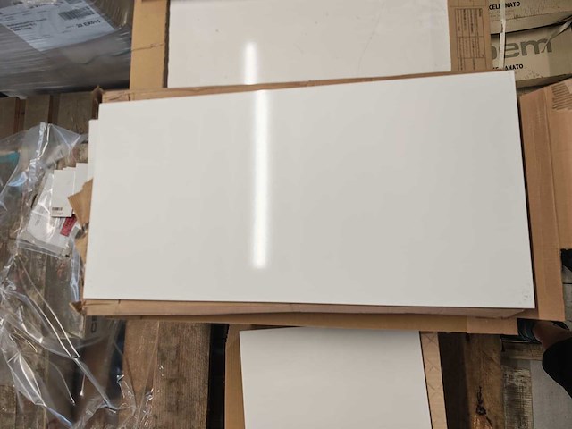 Bien glans wit wandtegel 40x120 cm 34,56 m² - afbeelding 1 van  4