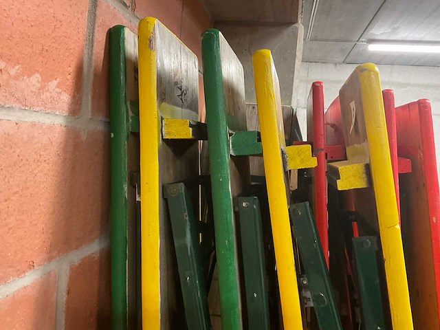 Bierbanken met tafels - afbeelding 3 van  4