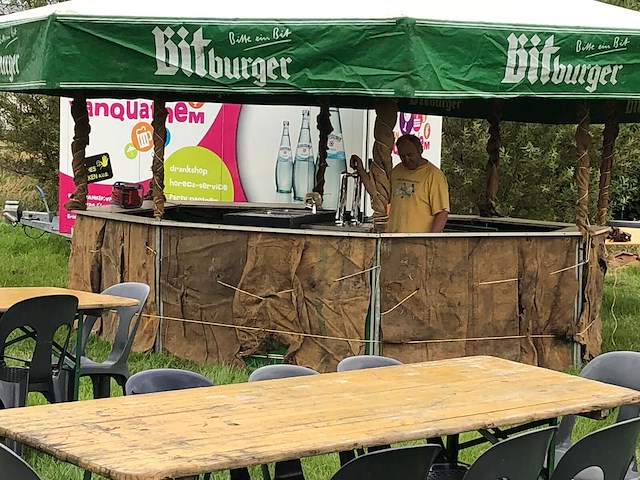 Bierpavillon bitburger - afbeelding 1 van  7
