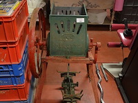 Bietenmolen, weegbalans - afbeelding 1 van  9