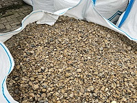 Bigbags inhoudende grind (2x) - afbeelding 1 van  5