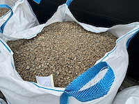 Bigbags inhoudende grind (2x) - afbeelding 1 van  5