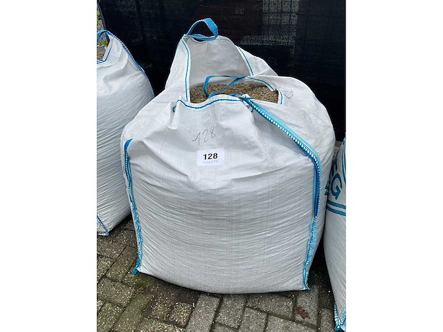 Bigbags inhoudende grind (2x) - afbeelding 3 van  5
