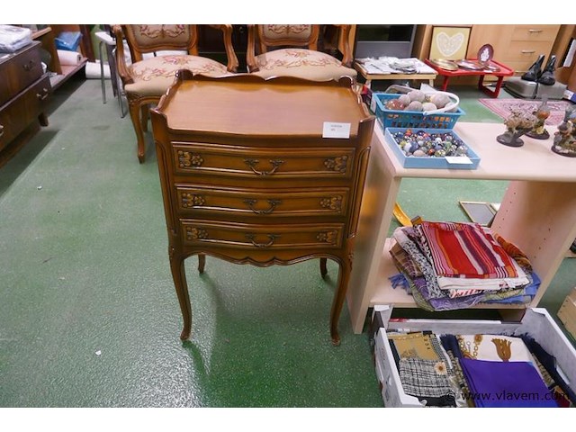 Bijzetkastje met lades - afbeelding 1 van  1