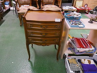 Bijzetkastje met lades - afbeelding 1 van  1