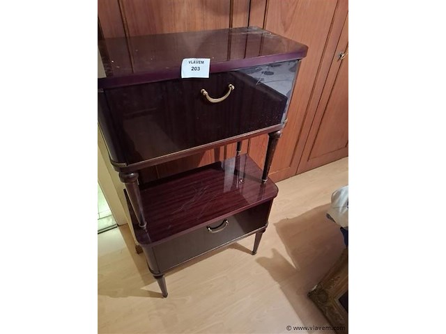 Bijzetkastje - afbeelding 1 van  1