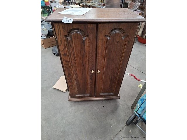 Bijzetkastje - afbeelding 1 van  2