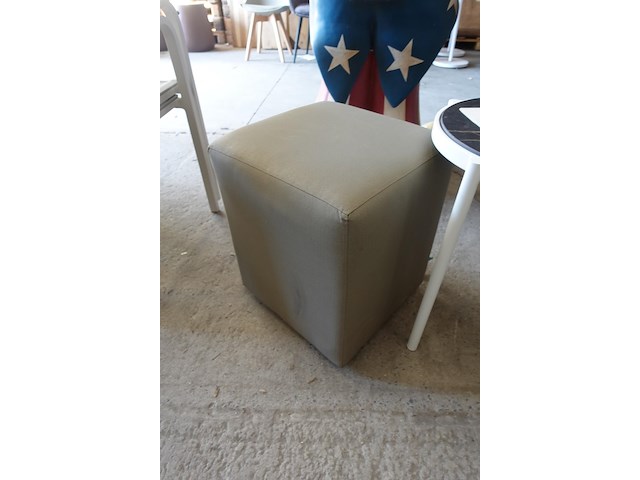 Bijzettafel + poef - afbeelding 2 van  4