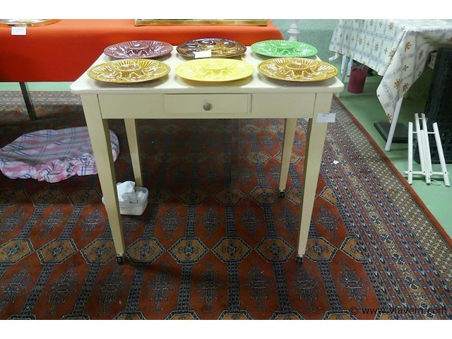 Bijzettafeltje met schuifje - afbeelding 1 van  1