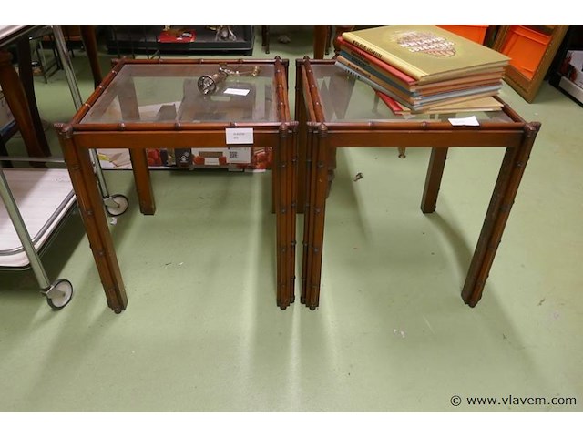 Bijzettafeltjes in hout en glas - afbeelding 1 van  2