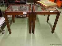 Bijzettafeltjes in hout en glas - afbeelding 1 van  2