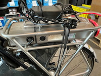 Bikkel elektrische fiets met lader en accu - afbeelding 3 van  3