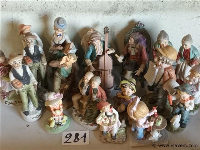 Biscuit beelden. 18 stuks - afbeelding 1 van  6