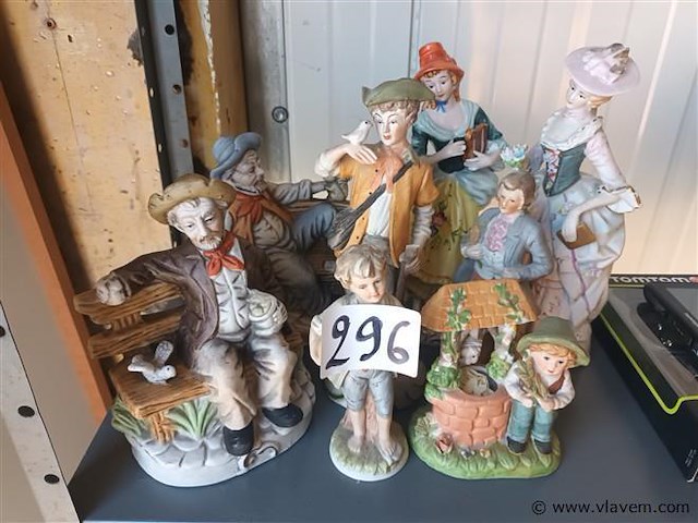 Biscuit beelden. 8 stuks - afbeelding 1 van  3