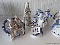 Biscuit en porselein beelden. 9 stuks - afbeelding 2 van  4