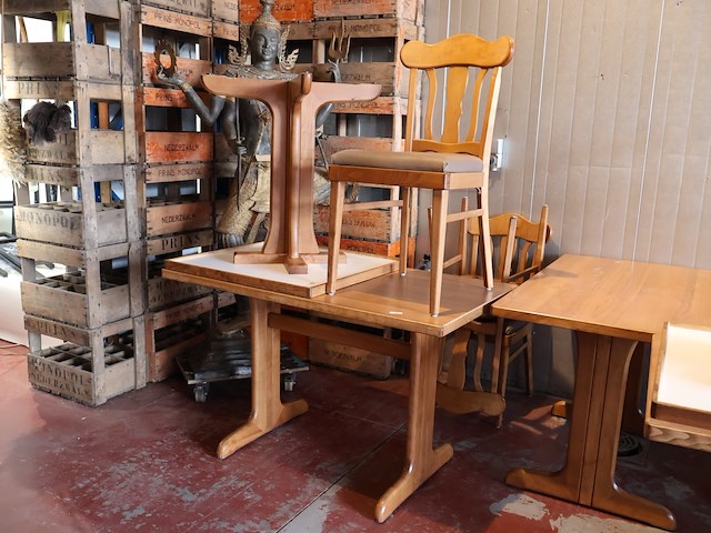 Bistrotafel hout met stoelen (x9) - afbeelding 4 van  14