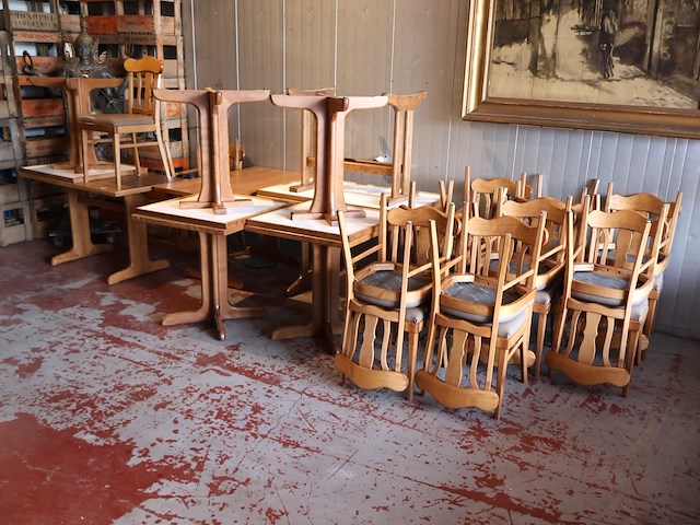 Bistrotafel hout met stoelen (x9) - afbeelding 1 van  14
