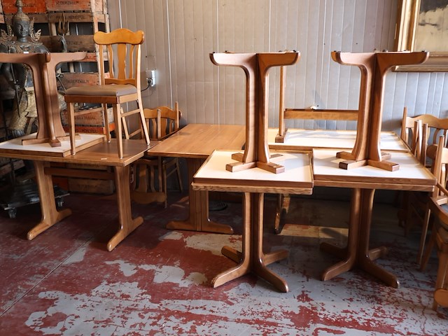 Bistrotafel hout met stoelen (x9) - afbeelding 13 van  14
