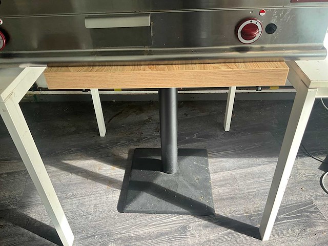 Bistrotafels en stoelen - afbeelding 3 van  15