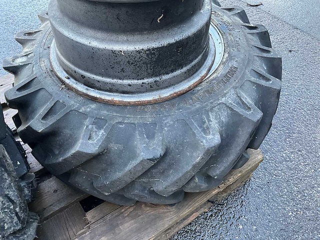 Bkt 10.0/75-15.3 band met velg (3x) - afbeelding 7 van  8
