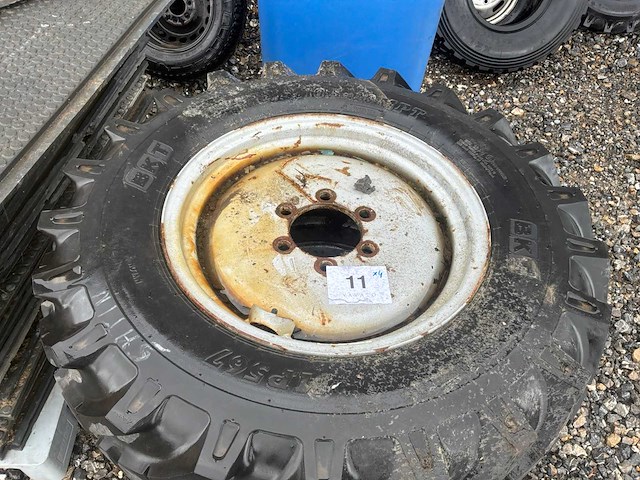 Bkt 10.5-20 mpt banden graafmachine iveco (4x) - afbeelding 2 van  3