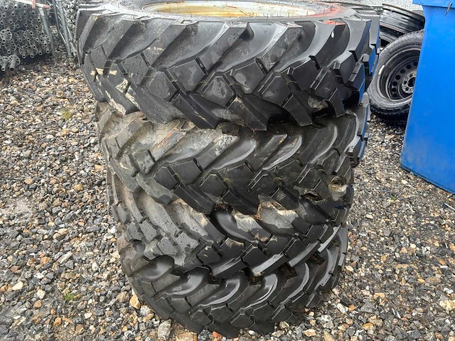 Bkt 10.5-20 mpt banden graafmachine iveco (4x) - afbeelding 3 van  3