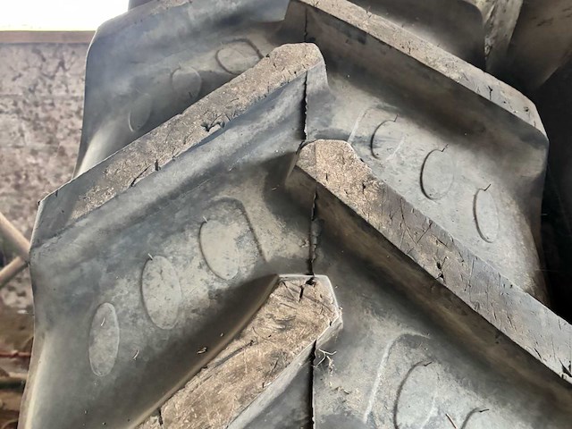 Bkt 520/85 r42 band op velg - zeer goede staat (2x) - afbeelding 5 van  13