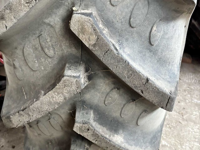 Bkt 520/85 r42 band op velg - zeer goede staat (2x) - afbeelding 13 van  13