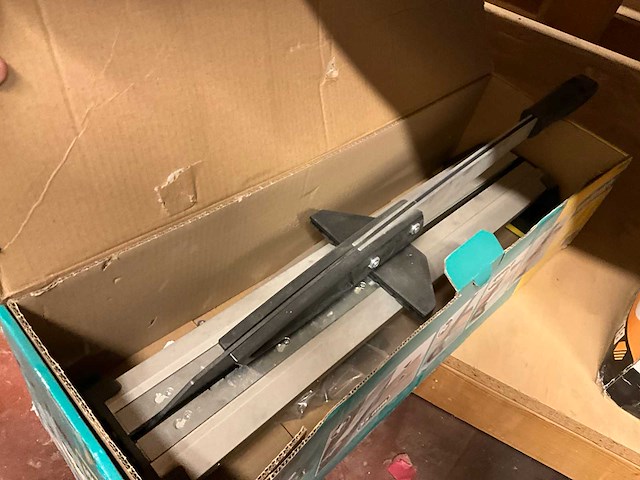 Black & decker behangafstomers en laminaatsnijder (4x) - afbeelding 4 van  12