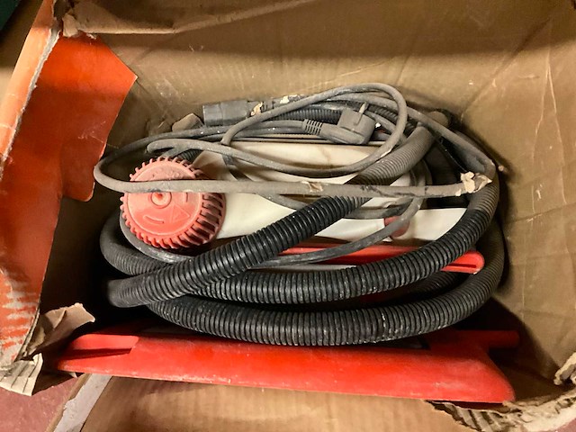 Black & decker behangafstomers en laminaatsnijder (4x) - afbeelding 12 van  12