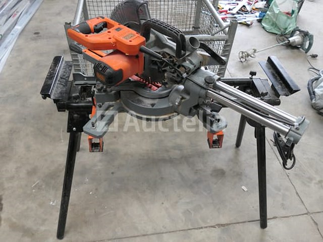 Black & decker bes700 verstekzaag en opvouwbare voet - afbeelding 3 van  9