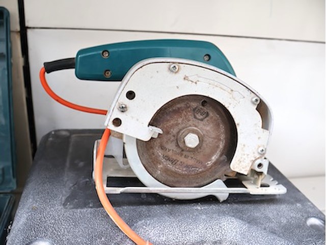 Black & decker inkortzaag - afbeelding 2 van  5