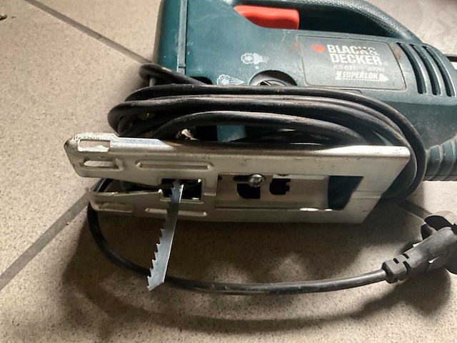 Black & decker ks 631 decoupeerzaag - afbeelding 2 van  4