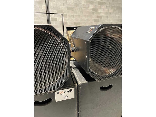 Black gun - 400w/ubv400 - par-spot (2x) - afbeelding 2 van  3