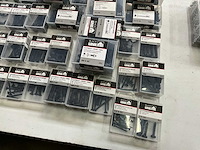 Black line mix kavel diverse bevestigingsmaterialen - afbeelding 5 van  9