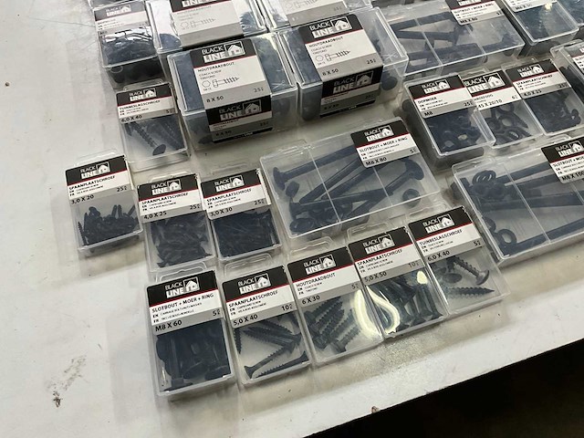 Black line mix kavel diverse bevestigingsmaterialen - afbeelding 7 van  9