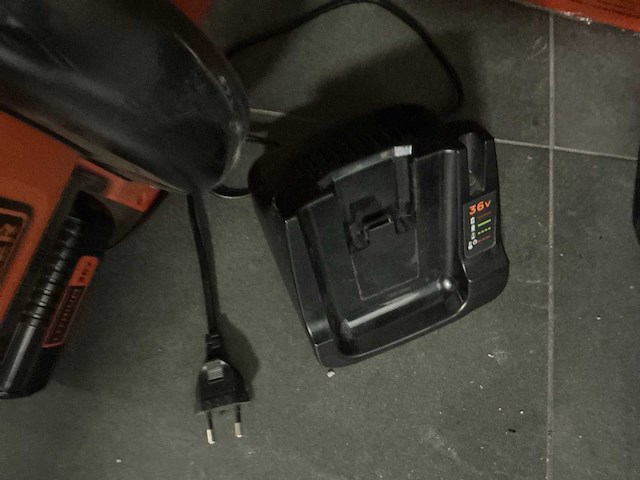 Black+decker accu bladblazer - afbeelding 2 van  2