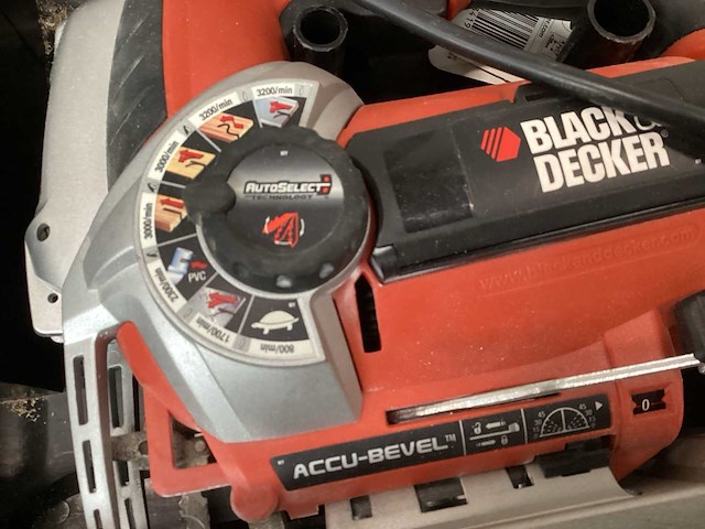 Black&decker decoupeerzaagmachine - afbeelding 2 van  6