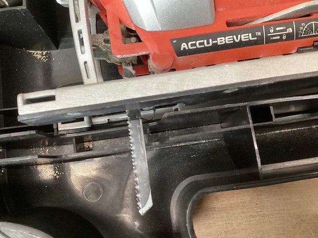 Black&decker decoupeerzaagmachine - afbeelding 3 van  6