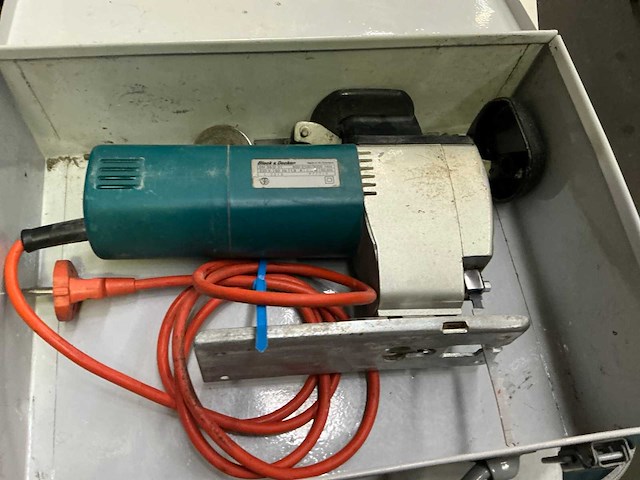 Black&decker dn 39/d 21 decoupeerzaag - afbeelding 1 van  3